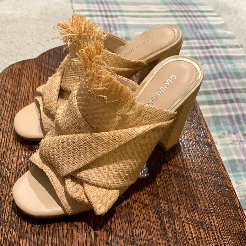 Gianni Bini straw heels 6.5 excellent condition